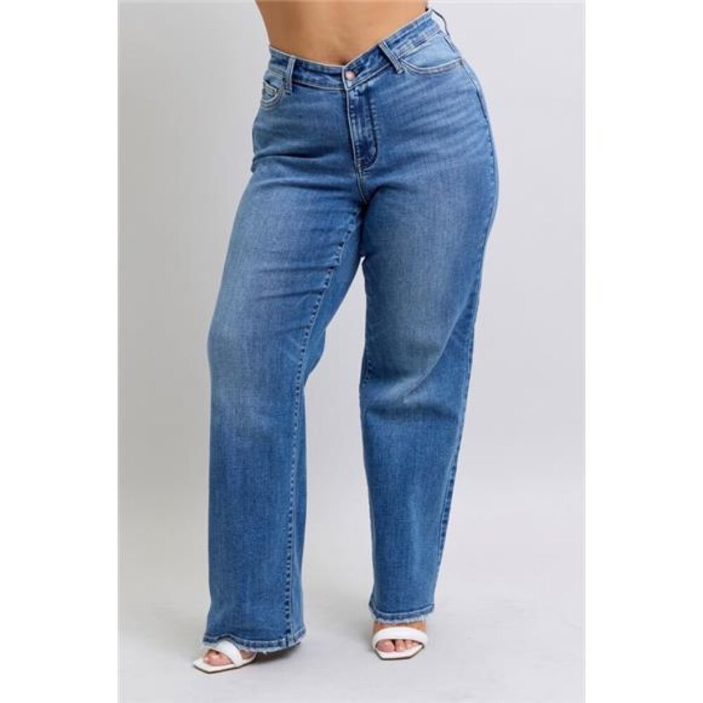 Judy Blue Full Size High Waist V-Front Vintage Wash Straight Jeans Plus Size‎